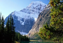 库里4000三分历史首人:缔造多项三分历史第一 无愧三分之神.